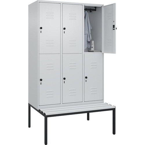 4066681808409 - Doppelstock-Spind Classic PLUS Sitzbank 3 Abteile lichtgrau B 1200 mm Sicherheits-Drehriegel untergebaut Kunststoff C+P 4066681808409 - Doppelstock-Spind Classic PLUS Sitzbank 3 Abteile lichtgrau B 1200 mm Sicherheits-Drehriegel untergebaut Kunststoff C+P