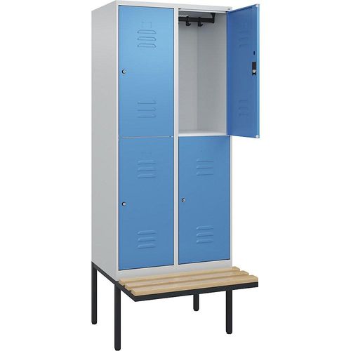 4066681799646 - Doppelstock-Spind Classic PLUS Sitzbank 2 Abteile lichtgrau lichtblau B 800 mm Zylinderschloss auskragend Buche-Hartholz C+P 4066681799646 - Doppelstock-Spind Classic PLUS Sitzbank 2 Abteile lichtgrau lichtblau B 800 mm Zylinderschloss auskragend Buche-Hartholz C+P