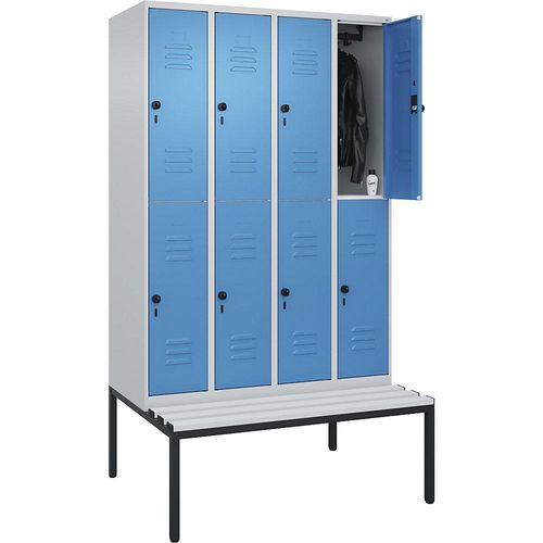 4066681809253 - Doppelstock-Spind Classic PLUS Sitzbank 4 Abteile lichtgrau lichtblau B 1200 mm Sicherheits-Drehriegel untergebaut Kunststoff C+P 4066681809253 - Doppelstock-Spind Classic PLUS Sitzbank 4 Abteile lichtgrau lichtblau B 1200 mm Sicherheits-Drehriegel untergebaut Kunststoff C+P