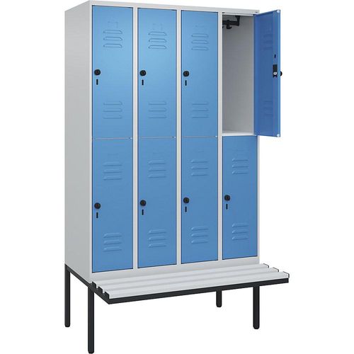 4066681802940 - Doppelstock-Spind Classic PLUS Sitzbank 4 Abteile lichtgrau   lichtblau B 1200 mm Sicherheits-Drehriegel auskragend Kunststoff C+P