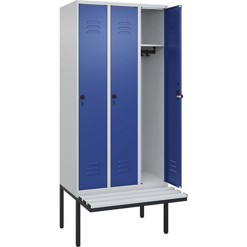 4066681787025 - Spind Classic PLUS Sitzbank 3 Abteile lichtgrau enzianblau B 900 mm Sicherheits-Drehriegel auskragend Kunststoff C+P 4066681787025 - Spind Classic PLUS Sitzbank 3 Abteile lichtgrau enzianblau B 900 mm Sicherheits-Drehriegel auskragend Kunststoff C+P