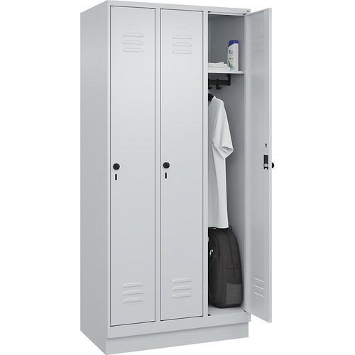 4066681654983 - Spind Classic PLUS lichtgrau 080020-30 S10009 3 Schließfächer 900 x 500 x 1950 cm 4066681654983 C+P-Möbel 4066681654983 - Spind Classic PLUS lichtgrau 080020-30 S10009 3 Schließfächer 900 x 500 x 1950 cm 4066681654983 C+P-Möbel