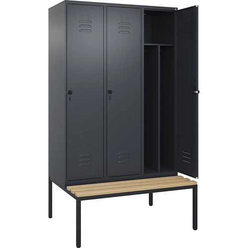 4066681745254 - Schwarz-Weiß-Spind Classic PLUS Sitzbank schmal 3 Abteile Trennwand verkürzt grau B 1200 mm Sicherheits-Drehriegel untergebaut Buche-Hartholz C+P 4066681745254 - Schwarz-Weiß-Spind Classic PLUS Sitzbank schmal 3 Abteile Trennwand verkürzt grau B 1200 mm Sicherheits-Drehriegel untergebaut Buche-Hartholz C+P