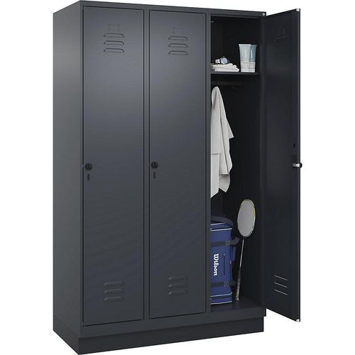 4066681655614 - Spind Classic PLUS 3 Abteile grau B 1200 mm mit Bodensockel Drehriegel