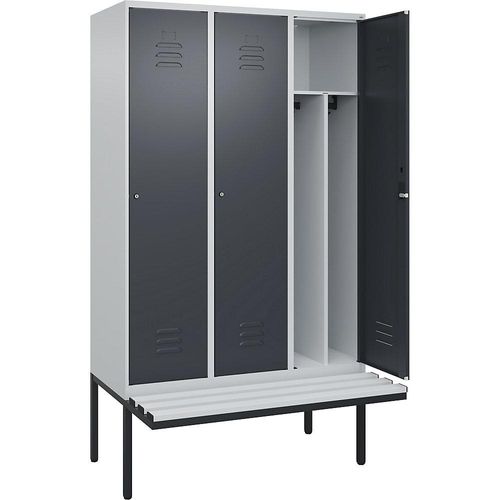 4066681787827 - Schwarz-Weiß-Spind Classic PLUS Sitzbank schmal 3 Abteile Trennwand verkürzt lichtgrau grau B 1200 mm Zylinderschloss auskragend Kunststoff C+P 4066681787827 - Schwarz-Weiß-Spind Classic PLUS Sitzbank schmal 3 Abteile Trennwand verkürzt lichtgrau grau B 1200 mm Zylinderschloss auskragend Kunststoff C+P