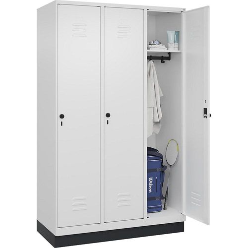 4066681655638 - Spind Classic PLUS 3 Abteile verkehrsweiß B 1200 mm mit Bodensockel Drehriegel