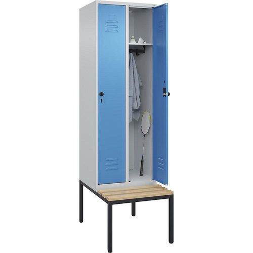 4066681743687 - Spind Classic PLUS Sitzbank 2 Abteile lichtgrau lichtblau B 600 mm Sicherheits-Drehriegel untergebaut Buche-Hartholz C+P 4066681743687 - Spind Classic PLUS Sitzbank 2 Abteile lichtgrau lichtblau B 600 mm Sicherheits-Drehriegel untergebaut Buche-Hartholz C+P