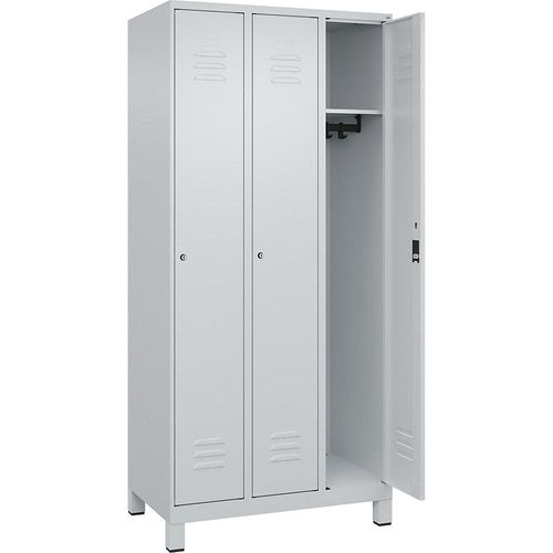 4066681612990 - Spind Classic PLUS 3 Abteile lichtgrau B 900 mm mit Füßen Zylinderschloss C+P 4066681612990 - Spind Classic PLUS 3 Abteile lichtgrau B 900 mm mit Füßen Zylinderschloss C+P