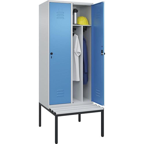 4066681792432 - Schwarz-Weiß-Spind Classic PLUS Sitzbank schmal 2 Abteile Trennwand verkürzt lichtgrau   lichtblau B 800 mm Sicherheits-Drehriegel untergebaut Kunststoff C+P