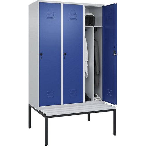 4066681793330 - Schwarz-Weiß-Spind Classic PLUS Sitzbank schmal 3 Abteile Trennwand verkürzt lichtgrau   enzianblau B 1200 mm Sicherheits-Drehriegel untergebaut Kunststoff C+P