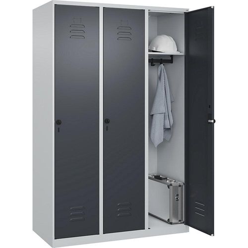 4067521352236 - Spind Classic PLUS 3 Abteile lichtgrau   grau B 1200 mm mit Bodengleitern Drehriegel C+P