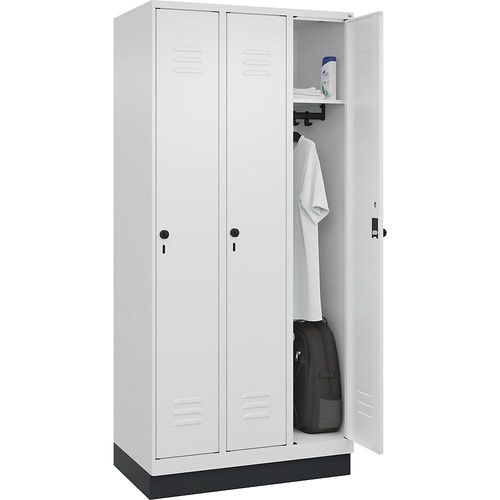 4066681655034 - Spind Classic PLUS 3 Abteile verkehrsweiß B 900 mm mit Bodensockel Drehriegel 4066681655034 - Spind Classic PLUS 3 Abteile verkehrsweiß B 900 mm mit Bodensockel Drehriegel