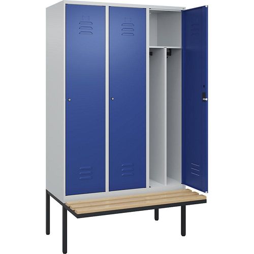 4066681817647 - Schwarz-Weiß-Spind Classic PLUS Sitzbank schmal 3 Abteile Trennwand verkürzt lichtgrau   enzianblau B 1200 mm Zylinderschloss auskragend Buche-Hartholz C+P