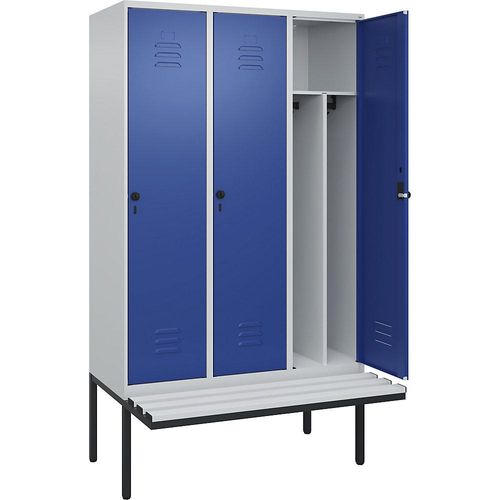 4066681787926 - Schwarz-Weiß-Spind Classic PLUS Sitzbank schmal 3 Abteile Trennwand verkürzt lichtgrau enzianblau B 1200 mm Sicherheits-Drehriegel auskragend Kunststoff C+P 4066681787926 - Schwarz-Weiß-Spind Classic PLUS Sitzbank schmal 3 Abteile Trennwand verkürzt lichtgrau enzianblau B 1200 mm Sicherheits-Drehriegel auskragend Kunststoff C+P
