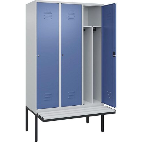 4066681787797 - Schwarz-Weiß-Spind Classic PLUS Sitzbank schmal 3 Abteile Trennwand verkürzt lichtgrau   fernblau B 1200 mm Zylinderschloss auskragend Kunststoff C+P