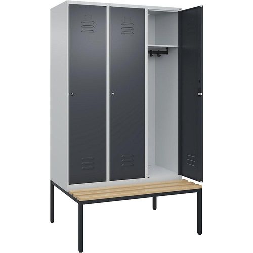 4066681828230 - Spind Classic PLUS Sitzbank 3 Abteile lichtgrau grau B 1200 mm Zylinderschloss untergebaut Buche-Hartholz C+P 4066681828230 - Spind Classic PLUS Sitzbank 3 Abteile lichtgrau grau B 1200 mm Zylinderschloss untergebaut Buche-Hartholz C+P