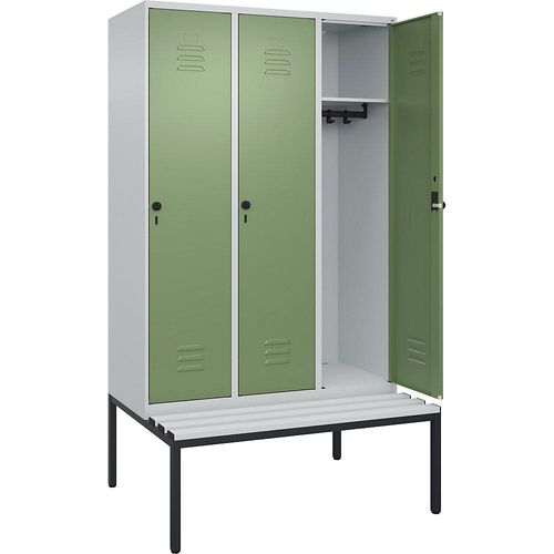 4066681793064 - Spind Classic PLUS Sitzbank 3 Abteile lichtgrau resedagrün B 1200 mm Sicherheits-Drehriegel untergebaut Kunststoff C+P 4066681793064 - Spind Classic PLUS Sitzbank 3 Abteile lichtgrau resedagrün B 1200 mm Sicherheits-Drehriegel untergebaut Kunststoff C+P