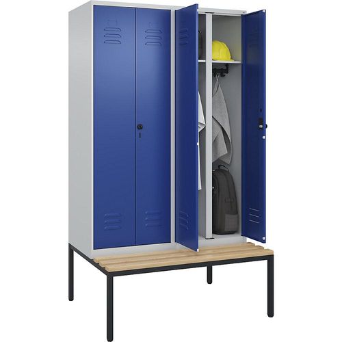 4066681746367 - Schwarz-Weiß-Spind Classic PLUS Sitzbank 2 Abteile lichtgrau   enzianblau B 1200 mm Sicherheits-Drehriegel untergebaut Buche-Hartholz C+P