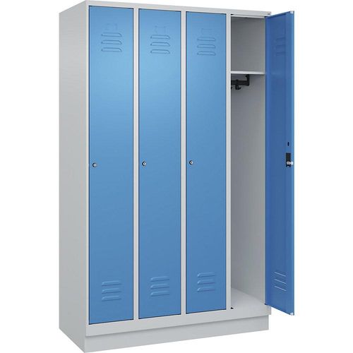 4066681656581 - Spind Classic PLUS 4 Abteile lichtgrau   lichtblau B 1200 mm mit Bodensockel Zylinderschloss