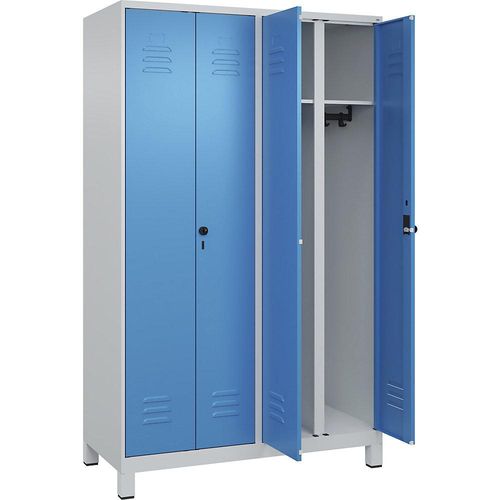 4066681616394 - Schwarz-Weiß-Spind Classic PLUS 2 Abteile lichtgrau   lichtblau HxB 1950 x 1200 mm mit Füßen Drehriegel C+P