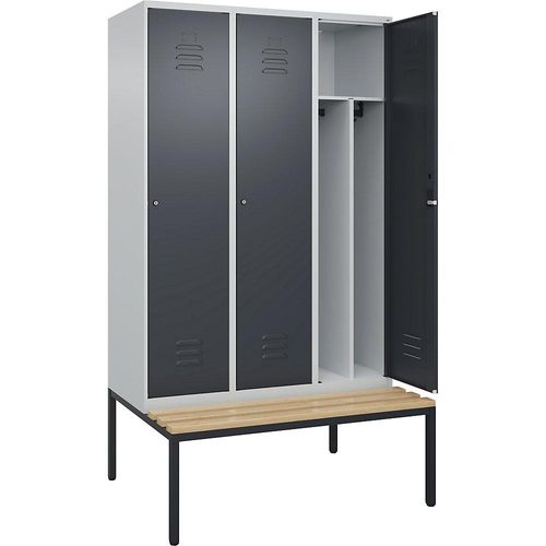 4066681819511 - Schwarz-Weiß-Spind Classic PLUS Sitzbank schmal 3 Abteile Trennwand verkürzt lichtgrau   grau B 1200 mm Zylinderschloss untergebaut Buche-Hartholz C+P