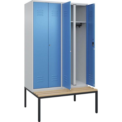 4066681820319 - Schwarz-Weiß-Spind Classic PLUS Sitzbank 2 Abteile lichtgrau   lichtblau B 1200 mm Zylinderschloss untergebaut Buche-Hartholz C+P