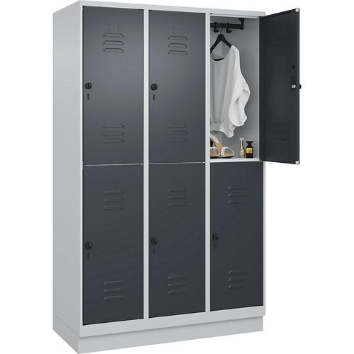 4066681667334 - Doppelstock-Spind Classic PLUS 3 Abteile lichtgrau   grau HxB 1950 x 1200 mm mit Bodensockel Drehriegel C+P