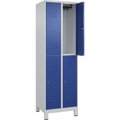 4066681620124 - Doppelstock-Spind Classic PLUS 2 Abteile lichtgrau   enzianblau HxB 1950 x 600 mm mit Füßen Zylinderschloss C+P