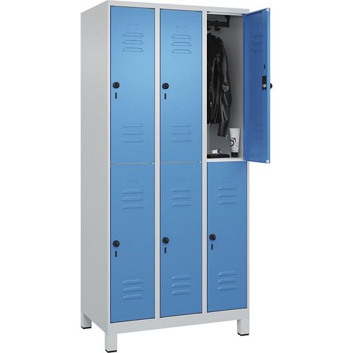 4066681621787 - Doppelstock-Spind Classic PLUS 3 Abteile lichtgrau   lichtblau HxB 1950 x 900 mm mit Füßen Drehriegel