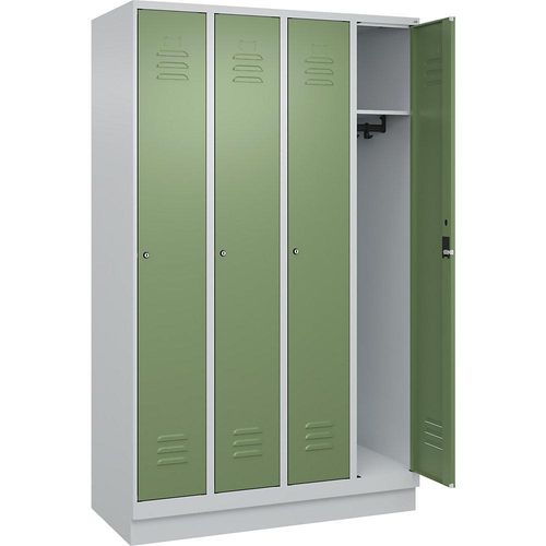 4066681656604 - Spind Classic PLUS 4 Abteile lichtgrau   resedagrün B 1200 mm mit Bodensockel Zylinderschloss