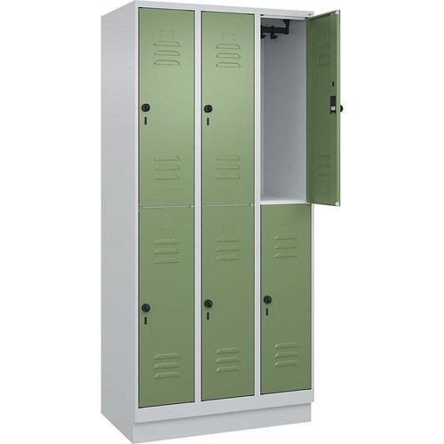 4066681666719 - Doppelstock-Spind Classic PLUS 3 Abteile lichtgrau   resedagrün HxB 1950 x 900 mm mit Bodensockel Drehriegel