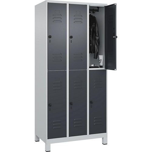 4066681621824 - Doppelstock-Spind Classic PLUS 3 Abteile lichtgrau   grau HxB 1950 x 900 mm mit Füßen Drehriegel