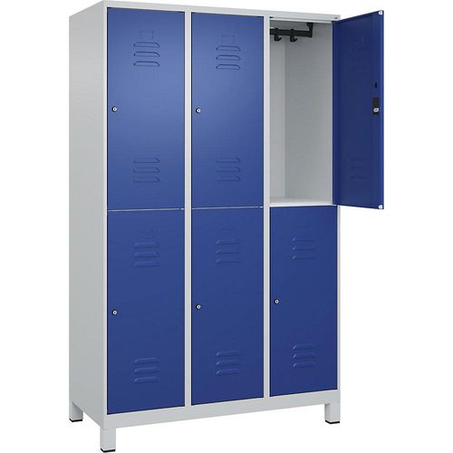 4066681622524 - Doppelstock-Spind Classic PLUS 3 Abteile lichtgrau   enzianblau HxB 1950 x 1200 mm mit Füßen Zylinderschloss C+P