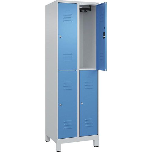 4066681620131 - Doppelstock-Spind Classic PLUS 2 Abteile lichtgrau lichtblau HxB 1950 x 600 mm mit Füßen Zylinderschloss C+P 4066681620131 - Doppelstock-Spind Classic PLUS 2 Abteile lichtgrau lichtblau HxB 1950 x 600 mm mit Füßen Zylinderschloss C+P