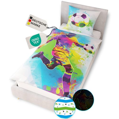 4255636667943 - NYVI Renforce Kinderbettwäsche Glow in the Dark aus 100% Baumwolle - Vorderseite leuchtend mit Wendemuster Reißverschluss OEKO-TEX 100 Größe135x200 cm FarbeFußball